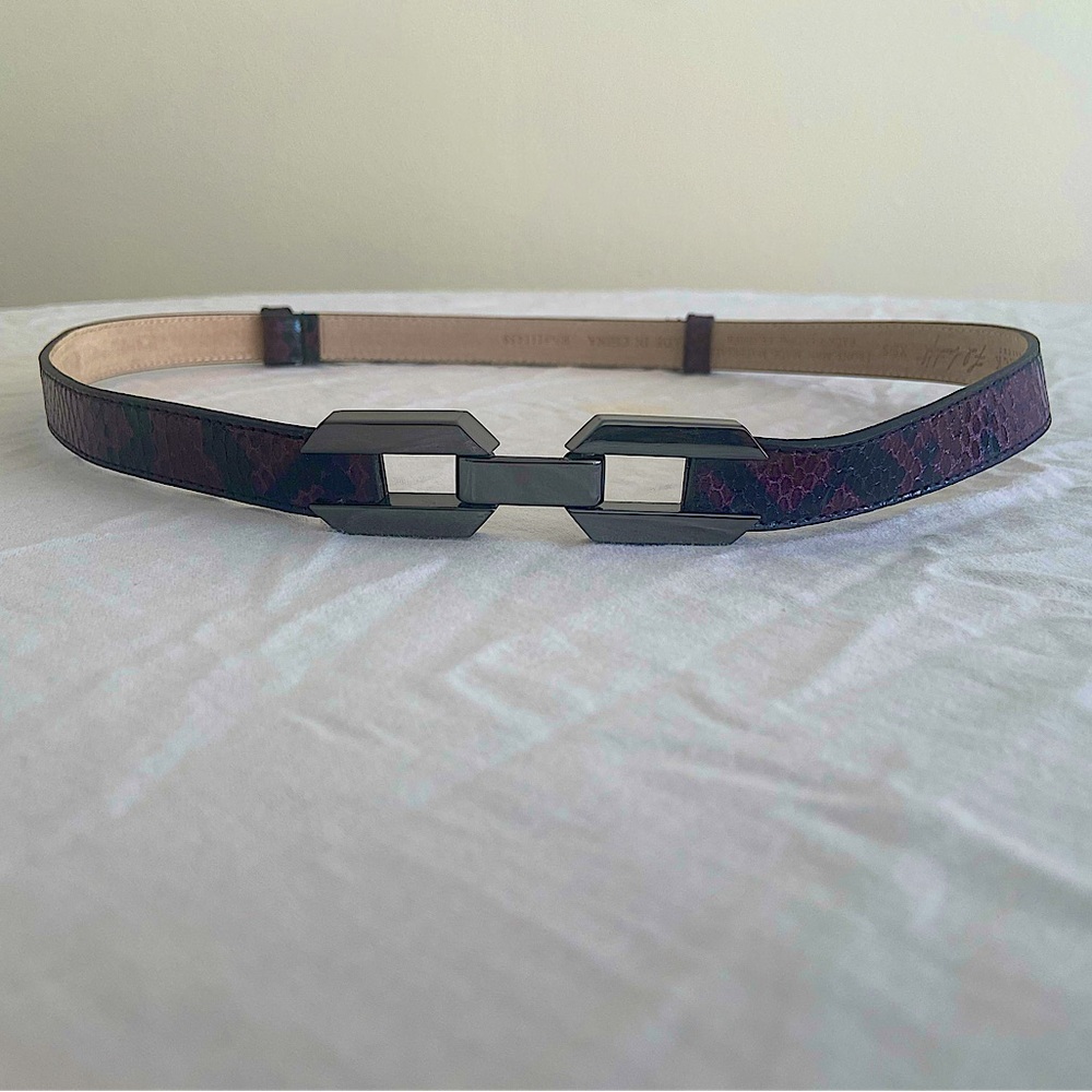 S/XS White House Black Market Snake Skin Print Purple & Black Slim Women's Belt
